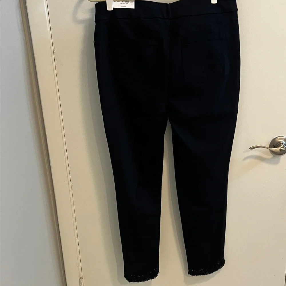 Chico's Black Jegging Ankle Jeans with Studded & Frayed Tulip Hem Sz 1.5 10 New - Picture 5 of 10